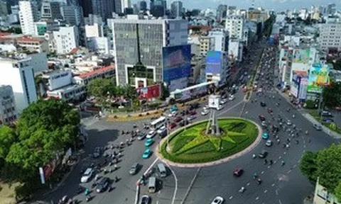 TPHCM: Giao thông vòng xoay Nguyễn Bỉnh Khiêm - Điện Biên Phủ ngày đầu phân luồng mới