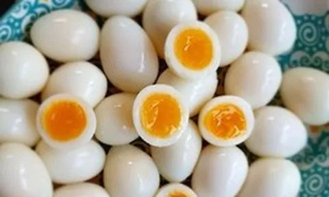 Tiktoker nổi tiếng vì ăn 40 quả trứng mỗi ngày trong 5 năm, bác sĩ hoảng hốt: Đi khám ngay còn kịp!