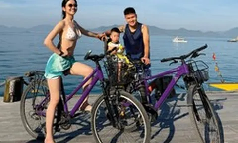 Chu Thanh Huyền khoe chân dài thẳng tắp, vóc dáng nóng bỏng chuẩn gái một con" mòn con mắt bên Quang Hải