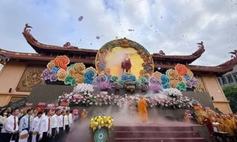 Đại lễ Phật đản Phật lịch 2570: Làm cho cuộc sống tốt đẹp hơn bằng ngọn đèn từ bi