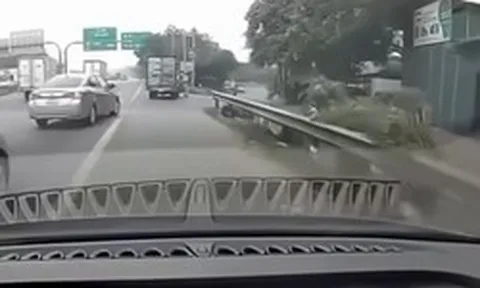 Người đàn ông tự xưng thầy dạy lái xe đi sai làn, hỏi CSGT: 'Em biết anh không?'