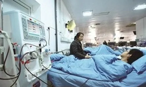 Nam thanh niên mới 28 tuổi đã mắc suy thận, người mẹ thở dài: “Tôi đã nhắc con đừng làm 3 việc này nữa”