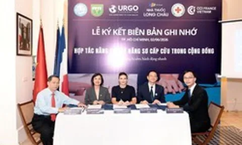 Hệ thống nhà thuốc mở rộng vai trò trạm hỗ trợ “bảo vệ sự sống” cho người dân