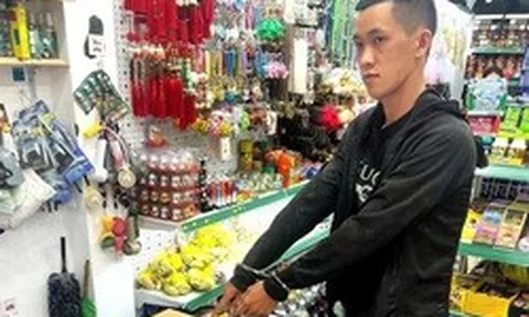 Bắt giữ cựu nhân viên siêu thị mini Trần Đức Huy, 26 tuổi
