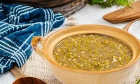 Thêm 2 nguyên liệu đặc biệt nấu cùng đậu xanh được món ăn tăng gấp đôi công dụng thanh nhiệt và giải nhiệt mùa hè!