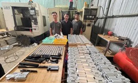 60 CBCS đồng loạt khám xét khẩn cấp 2 địa điểm, triệu tập Nguyễn Thị Quỳnh Như và nhiều người