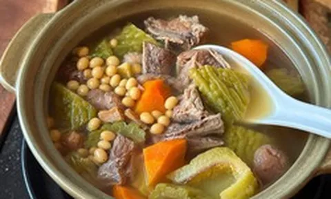Mất ngủ, miệng đắng, da nổi mụn sau những đêm thức khuya: Công thức canh "thanh mà không hàn, bổ mà không nóng" được nhiều chị em truyền nhau