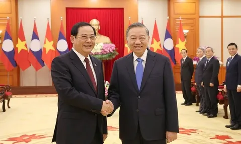 Tổng Bí thư, Chủ tịch nước Tô Lâm tiếp thân mật Thủ tướng Lào