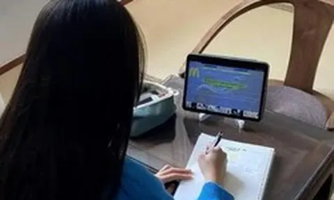 Nữ thủ khoa "bi kịch nhất": Thi đại học điểm cao nhất tỉnh nhưng bị các trường top đầu từ chối, đổi đời nhờ một lời mời đặc biệt
