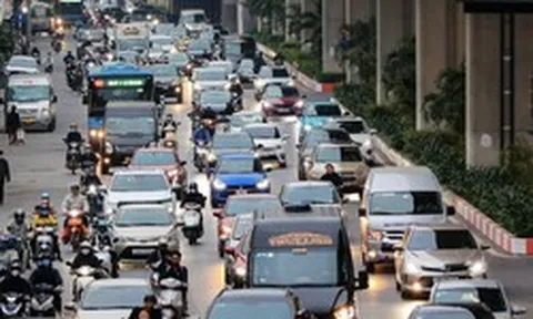 Hà Nội đề xuất hỗ trợ đến 20 triệu đồng cho hộ nghèo đổi xe máy xăng sang xe điện