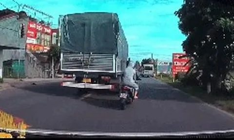 Danh tính đôi nam nữ tử vong sau trong vụ xe máy tông sầm vào đuôi xe khách ở Hưng Yên