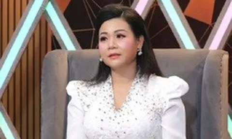 Nữ ca sĩ Bolero ốm nặng, kiệt sức: Tuyệt đối không bỏ 1 việc