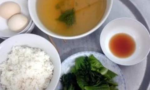 Vợ chồng lương 23 triệu nhưng mỗi tháng chỉ tiêu 5 triệu, mẹ chồng lên thăm nhìn mâm cơm liền nổi giận: "Tiết kiệm kiểu này rồi có ngày trả giá"