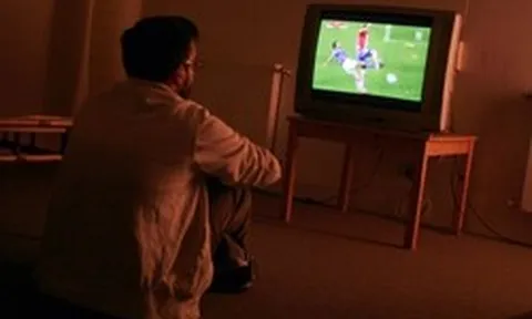 Bác sĩ cảnh báo thức khuya liên tiếp để xem World Cup nguy hiểm hơn bạn nghĩ