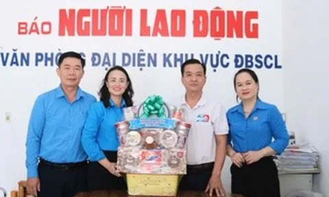 Lãnh đạo LĐLĐ TP Cần Thơ thăm, chúc mừng các cơ quan báo chí