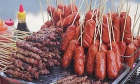 Lời khuyên dành cho những ai đang ăn xúc xích, thịt nguội mỗi sáng