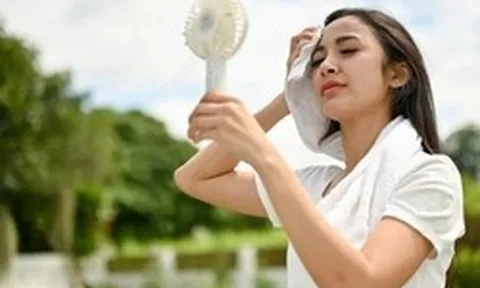 Lời khuyên cho những người hay sử dụng quạt cầm tay vào mùa hè