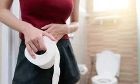 4 bất thường khi đi vệ sinh là tín hiệu CẢNH BÁO đại trực tràng đang bị ung thư "gặm nhấm"
