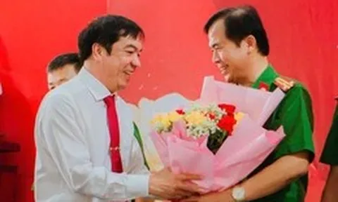 Trưởng công an xã dành phần thưởng cá nhân hỗ trợ học sinh, trẻ em nghèo khó
