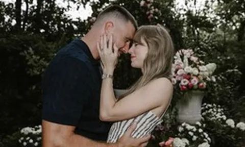Taylor Swift chính thức kết hôn
