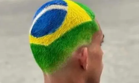 CĐV Brazil đi làm tóc mừng chiến thắng ở World Cup 2026