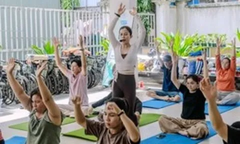 Từng mắc ung thư, cô giáo mở lớp yoga miễn phí cho bệnh nhân