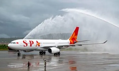 Đúng 1 ngày nữa, tàu bay khổng lồ dài gần 59 m, sải cánh hơn 60 m, được trang bị 2 động cơ Rolls-Royce sẽ cất cánh từ sân bay Nội Bài