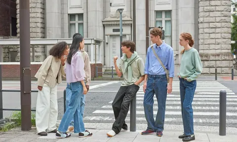 UNIQLO Xuân/Hè 2026 – Nghệ thuật phối đồ trong các mảnh ghép đối lập