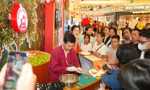 JA ZENNOH AOMORI tổ chức sự kiện quảng bá Táo Aomori tại AEON MALL Tân Phú Celadon