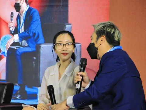 Giấc mơ 'phù thủy' của cô gái tiên phong
