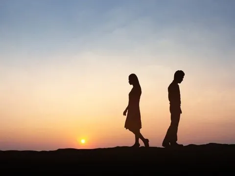 Anh dành cả thanh xuân để nói lời chia tay
