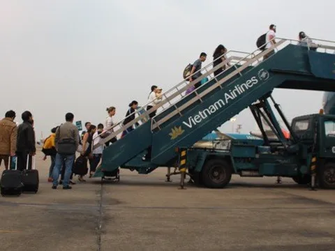 Hành khách 'mách nước' đủ cách bay vòng về Tết khi hãng bay hết vé