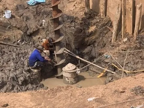 Đồng Tháp: Thông tin mới nhất vụ bé trai rơi vào trụ bê tông sâu 35m