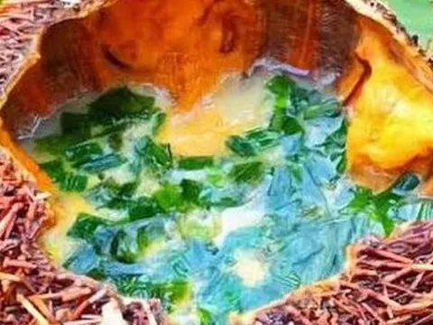 Chuyên trang nước ngoài khen ngợi món ăn đường phố ở vùng biển Việt Nam: Sự kết hợp đặc biệt và độc đáo