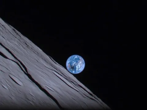 Nhật thực toàn phần tuyệt đẹp qua bức ảnh chụp từ tàu đổ bộ Mặt trăng của Nhật