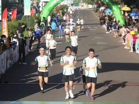 Cuộc gặp "định mệnh" mở cánh cửa tương lai của chàng trai khuyết tật