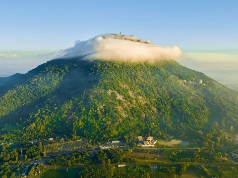 Tỉnh muốn xây khu nghỉ dưỡng trên đỉnh núi cao nhất miền Nam