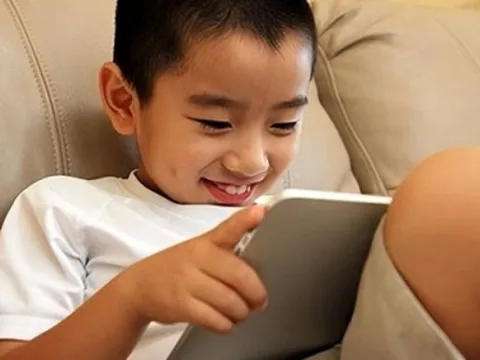 Chuyên gia tâm lý: 10 dấu hiệu này chứng minh bạn đang nuôi dạy một đứa trẻ có IQ cao!