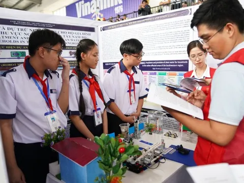 Vinamilk khích lệ tài năng trẻ về sáng tạo Robot ứng dụng công nghệ và phát triển bền vững