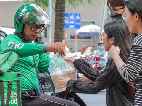 Mua sắm online thải ra hàng ngàn tấn rác thải nhựa/năm, Bộ Công Thương đề xuất chính sách mới