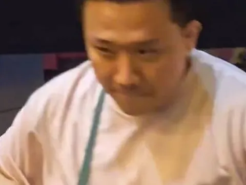 Trấn Thành lại lộ "bí mật" khó đỡ khi bị team qua đường bắt gặp “chạy như ma đuổi”