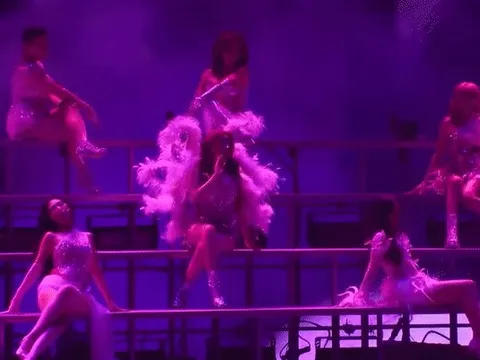 Các Chị Đẹp liên tục xin lỗi: Concert Day 2 bị hoãn vô thời hạn?