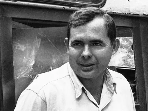Patrick Hemingway - nhà văn người Mỹ, nhà bảo tồn động vật hoang dã và là người con trai cuối cùng còn sống của Ernest Hemingway, người đoạt giải Nobel - đã qua đời ở tuổi 97.