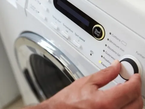 Tiết kiệm cả đống tiền điện nhờ ấn 1 nút “đặc biệt” trên máy giặt: Nhiều người dùng cả chục năm cũng không biết