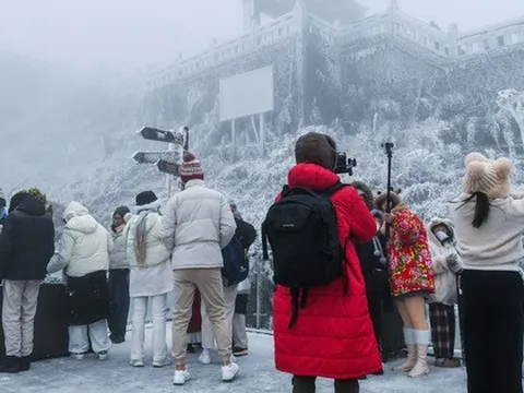 Chiều nay: Một nơi tại Việt Nam xuống 1 độ C, tuyết đã rơi!