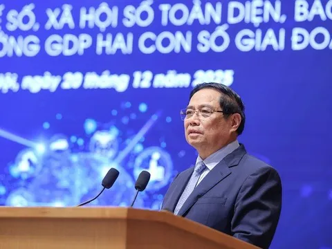 Thủ tướng: Kinh tế số là động lực, xã hội số là nền tảng, con người làm trung tâm