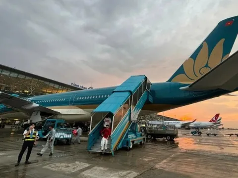 Sáng nay, một máy bay Vietnam Airlines quay đầu khẩn cấp sau khi cất cánh tại sân bay Tân Sơn Nhất