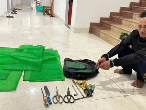 Bắt giữ đối tượng đột nhập vào nhà dân trộm 4 con chồn, 1 con gà