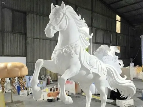 Từ ngựa chibi đến chiến mã 120 triệu đồng sẵn sàng “ra phố” đón xuân