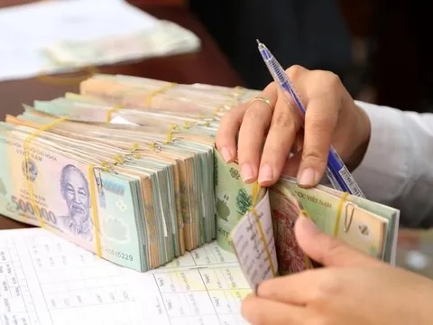 Cận Tết Bính Ngọ 2026, người lao động có được ứng lương: Câu trả lời không phải ai cũng biết!